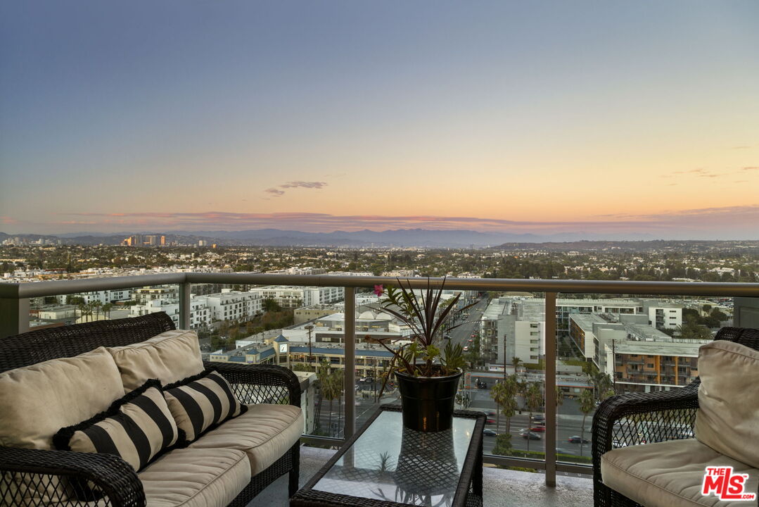 13650 Marina Pointe Drive, Unit 1806 Marina del Rey, CA 90292 - Photo 44 of 65 an outdoor view with a couch