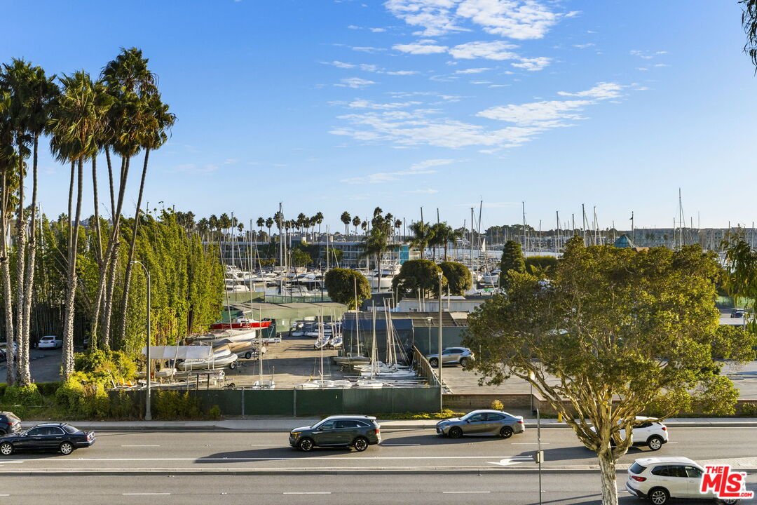13650 Marina Pointe Drive, Unit 1806 Marina del Rey, CA 90292 - Photo 50 of 65 a view of a city