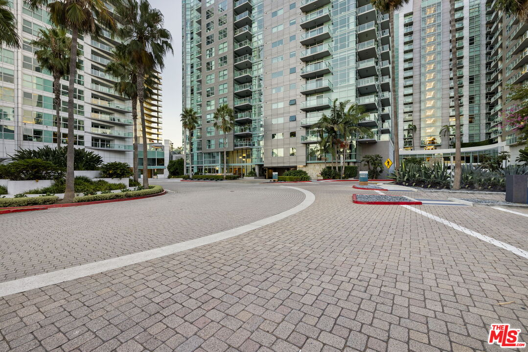 13650 Marina Pointe Drive, Unit 1806 Marina del Rey, CA 90292 - Photo 62 of 65