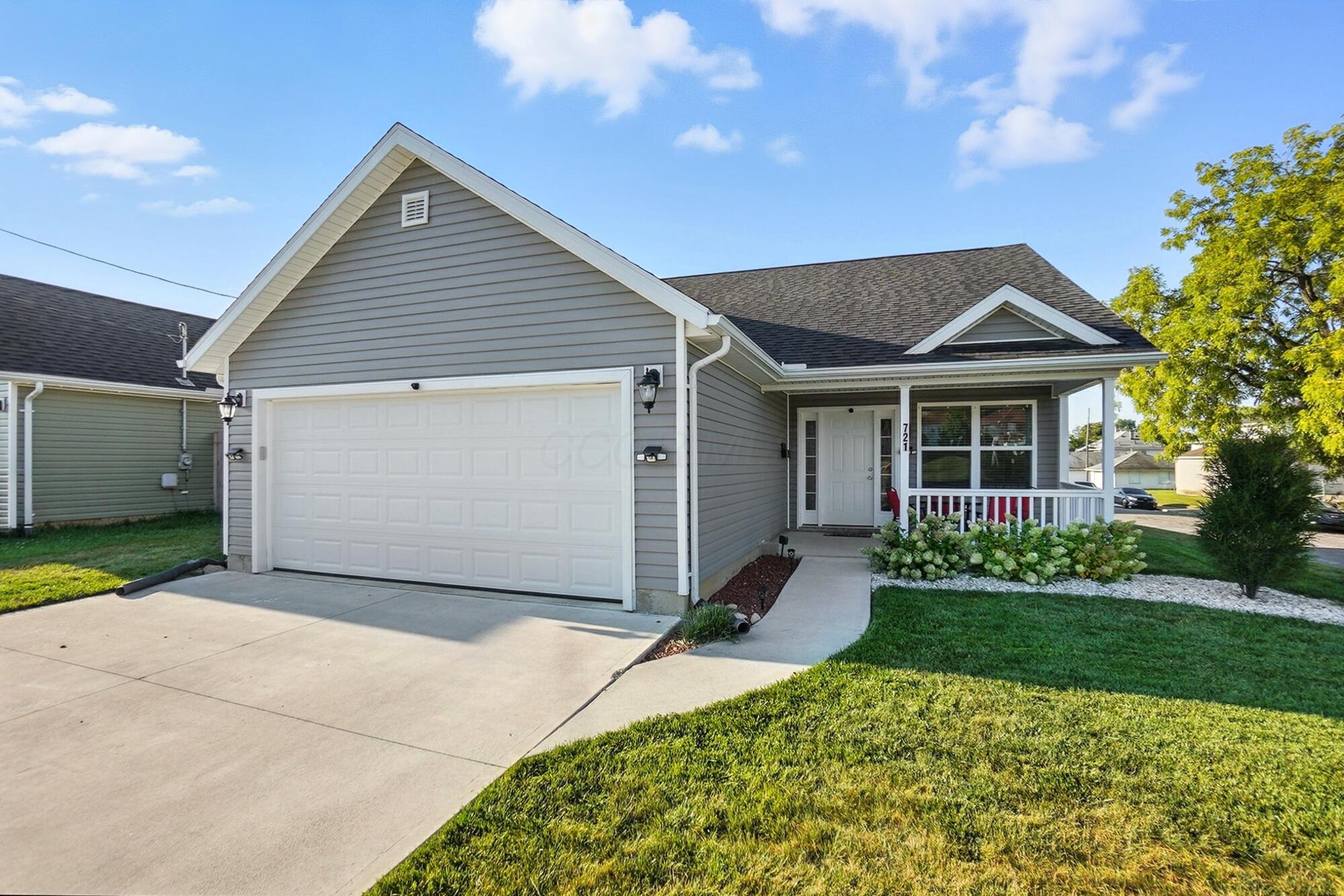 721 East McCreight Avenue Springfield, OH 45503 - Photo 1 of 28 Exterior Front