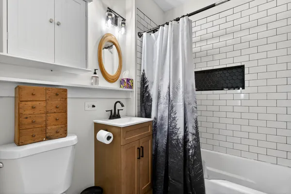 $419,000 | 320 Chalmers Street, Geneva, IL 60134