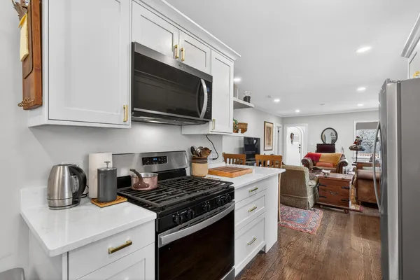 $419,000 | 320 Chalmers Street, Geneva, IL 60134