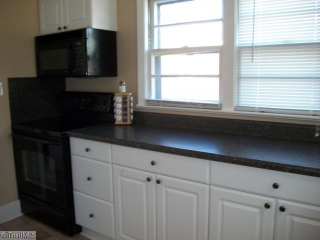 209 Guilford Road Jamestown, NC 27282 - Photo 3 of 13 Kitchen.