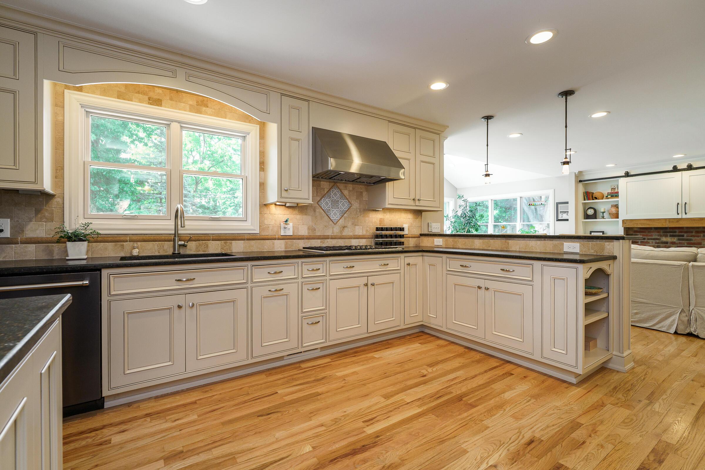 1332 Castleton Road North Columbus, OH 43220 - Photo 20 of 39 Kitchen