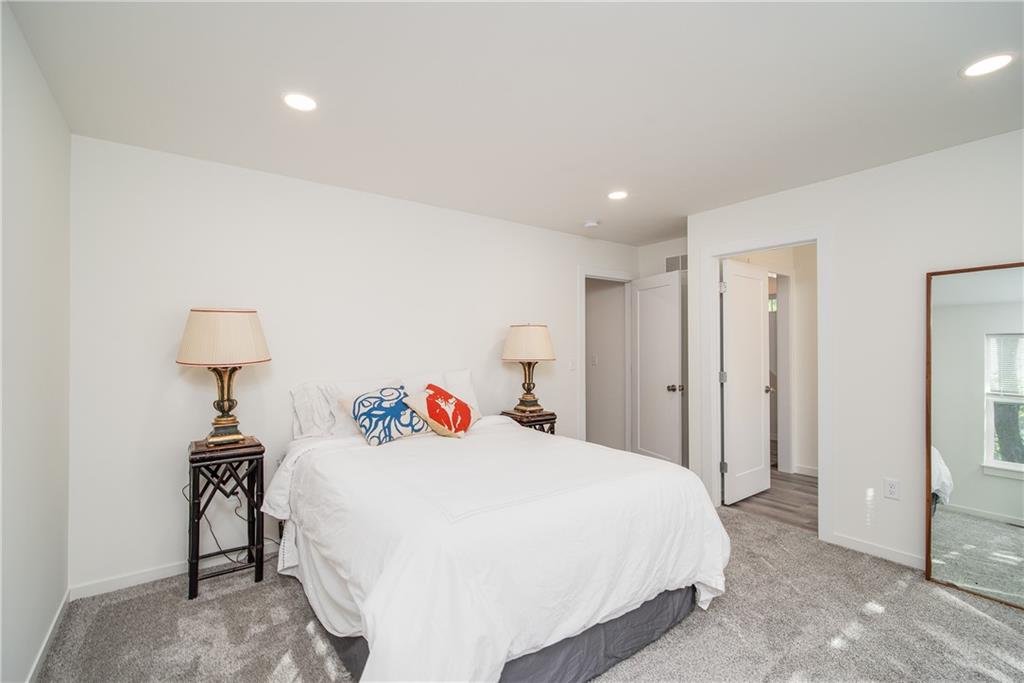 1320 Pennsylvania Street Lawrence, KS 66044 - Photo 19 of 41