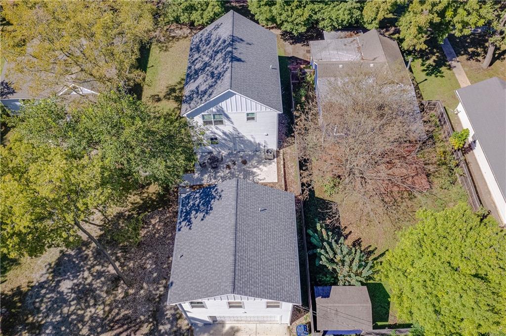 1320 Pennsylvania Street Lawrence, KS 66044 - Photo 2 of 41