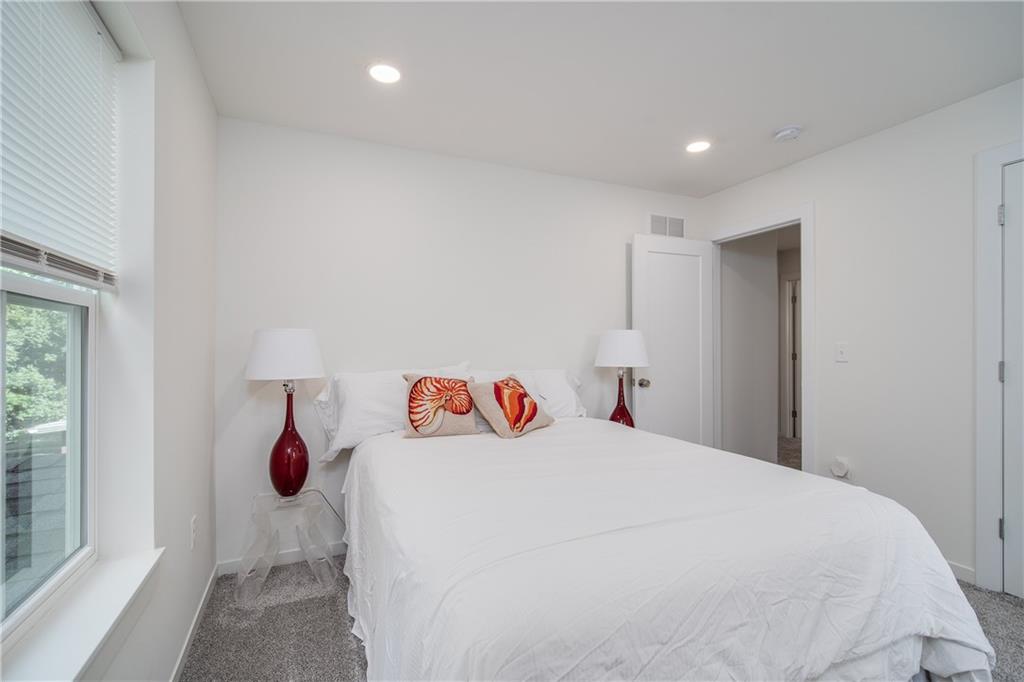 1320 Pennsylvania Street Lawrence, KS 66044 - Photo 25 of 41