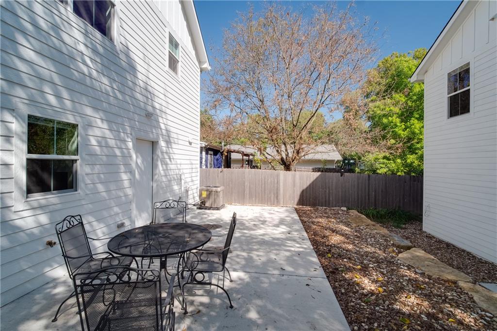 1320 Pennsylvania Street Lawrence, KS 66044 - Photo 27 of 41