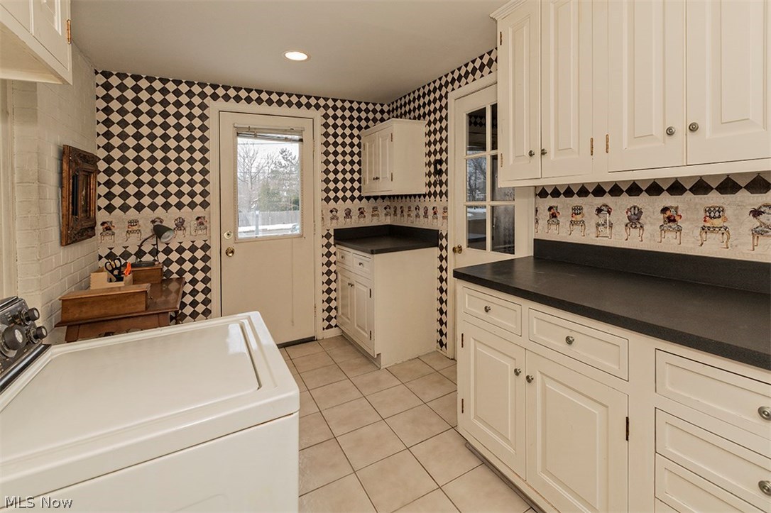 1655 Richmond Road Cleveland, OH 44124 - Photo 7 of 35