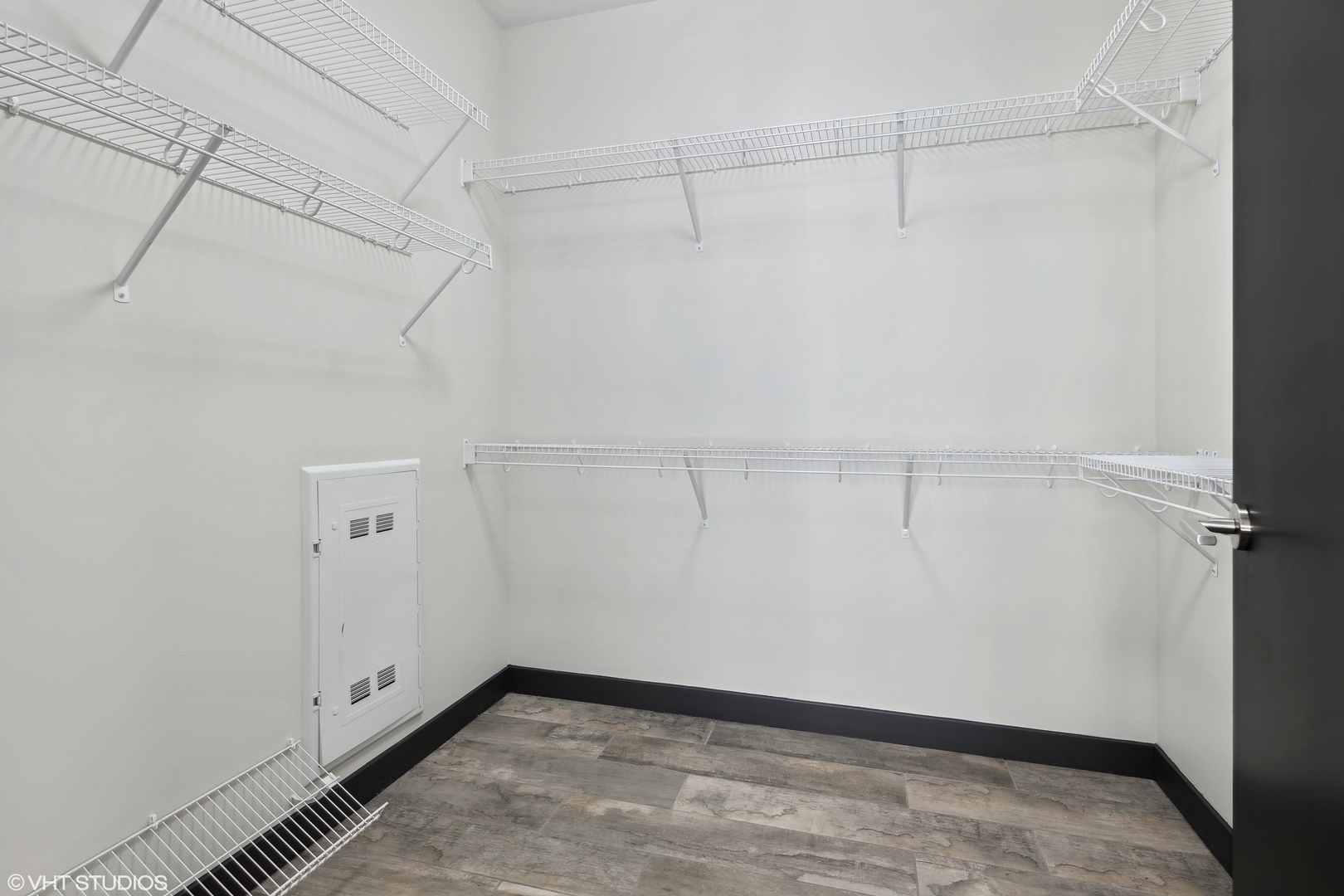 171 North Aberdeen Street, Unit 902 Chicago, IL 60607 - Photo 11 of 25 Gallery Image 11