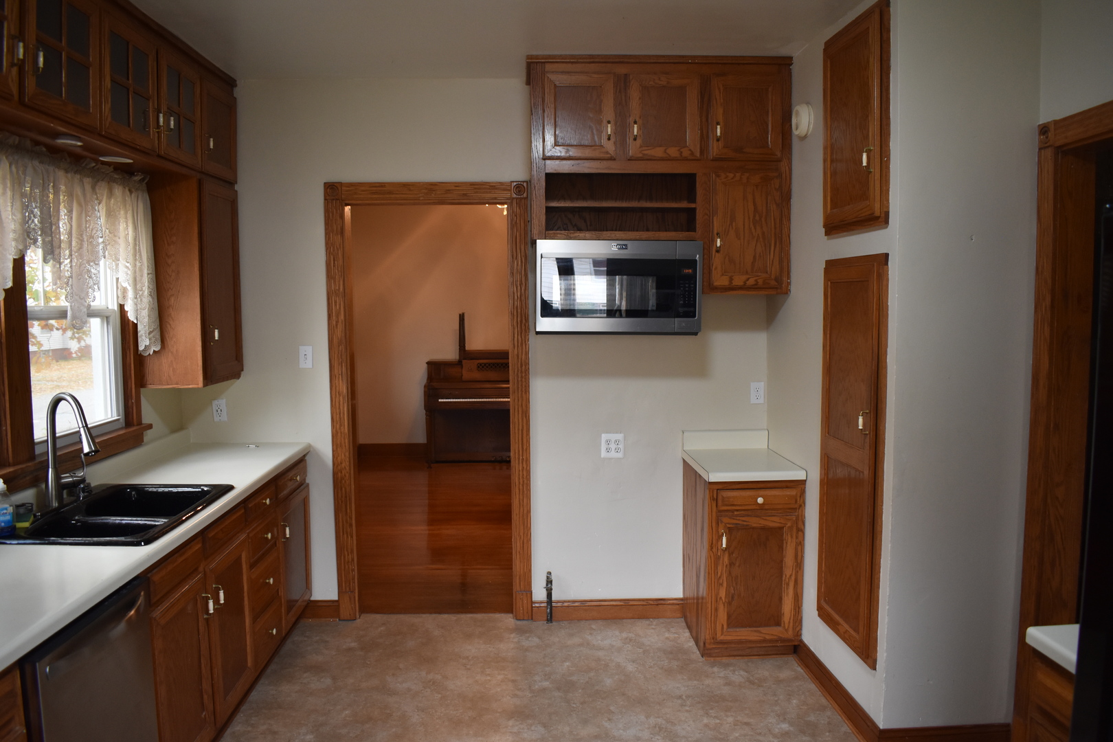 225 East Pierce Street Pontiac, IL 61764 - Photo 4 of 32