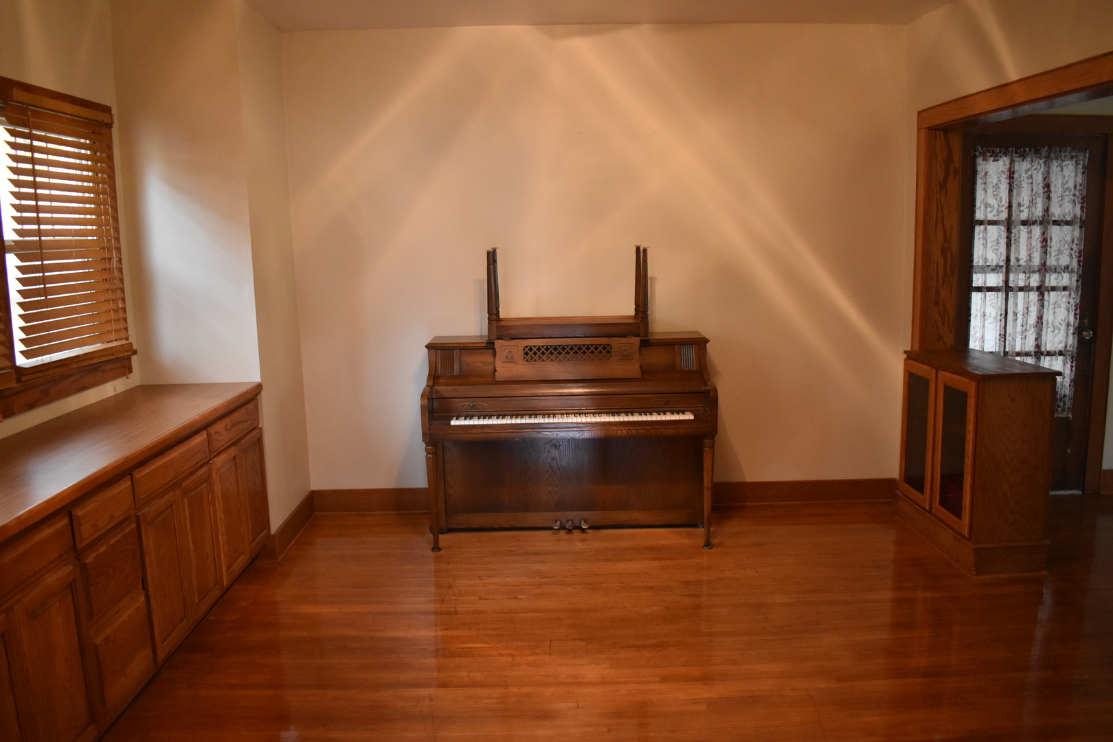 225 East Pierce Street Pontiac, IL 61764 - Photo 8 of 32