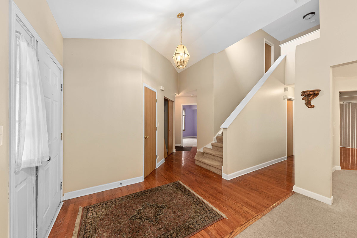 3202 Whitney Road Aurora, IL 60502 - Photo 2 of 28