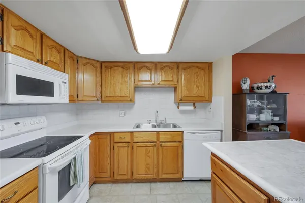 $249,000 | 14001 East Marina Drive, Unit 607, Aurora, CO 80014