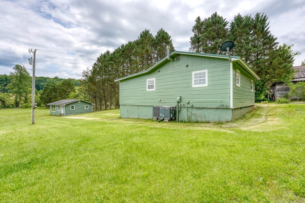 233 Messer Road Warne, NC 28909 - Photo 12 of 47