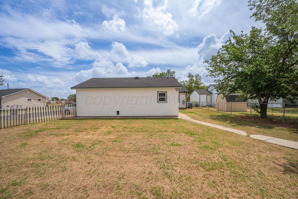 4000 Parker Street Amarillo, TX 79110 - Photo 21 of 25 backyard 3