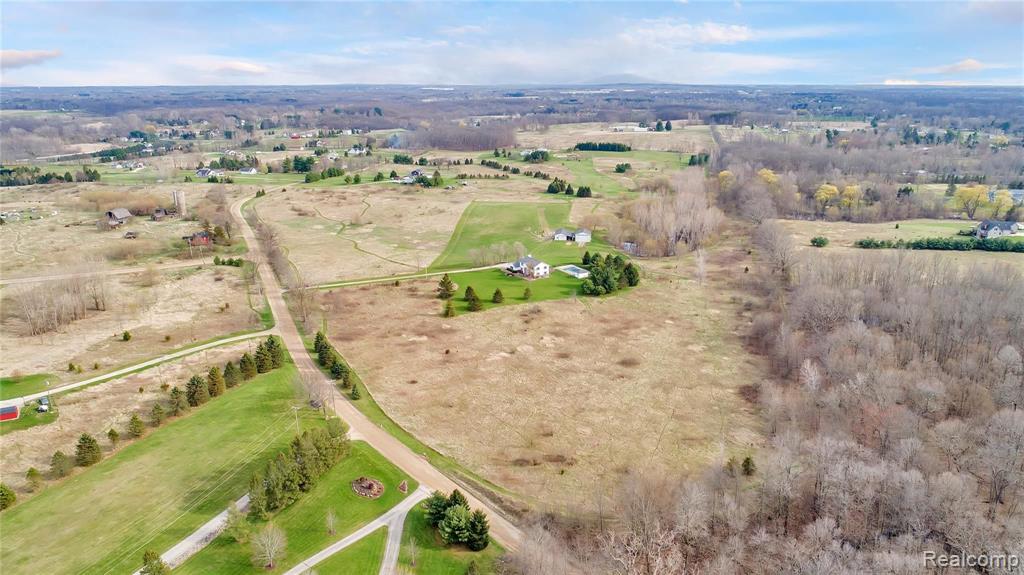 5185 Crandall Road Howell, MI 48855 - Photo 15 of 83