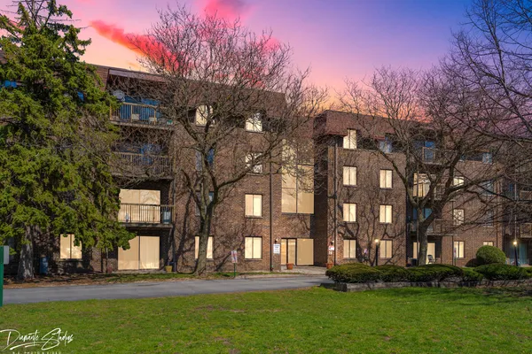 $164,900 | 830 Elder Road, Unit B114, Homewood, IL 60430