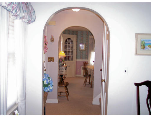 21 Pilgrim Way Walpole, MA 02032 - Photo 8 of 15 Gallery Image 8