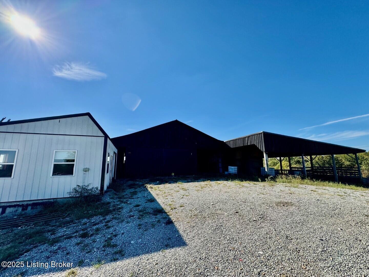 5651 Battle Road Mackville, KY 40040 - Photo 22 of 32 022_Barn