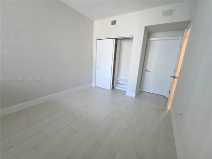 $629,900 | 16385 Biscayne Boulevard, Unit 1019, North Miami Beach, FL 33160