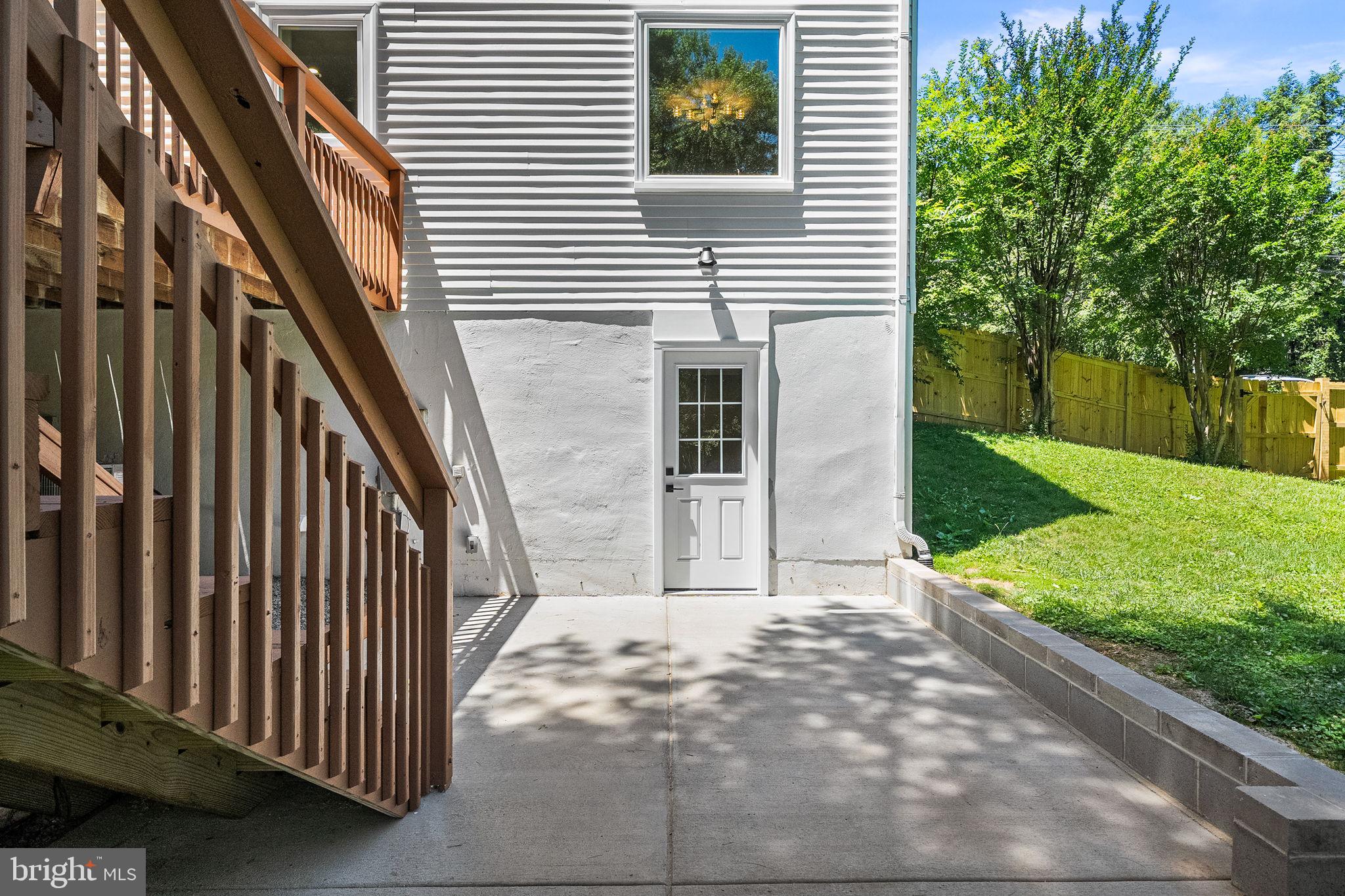 2851 Edgelea Road Vienna, VA 22181 - Photo 53 of 69
