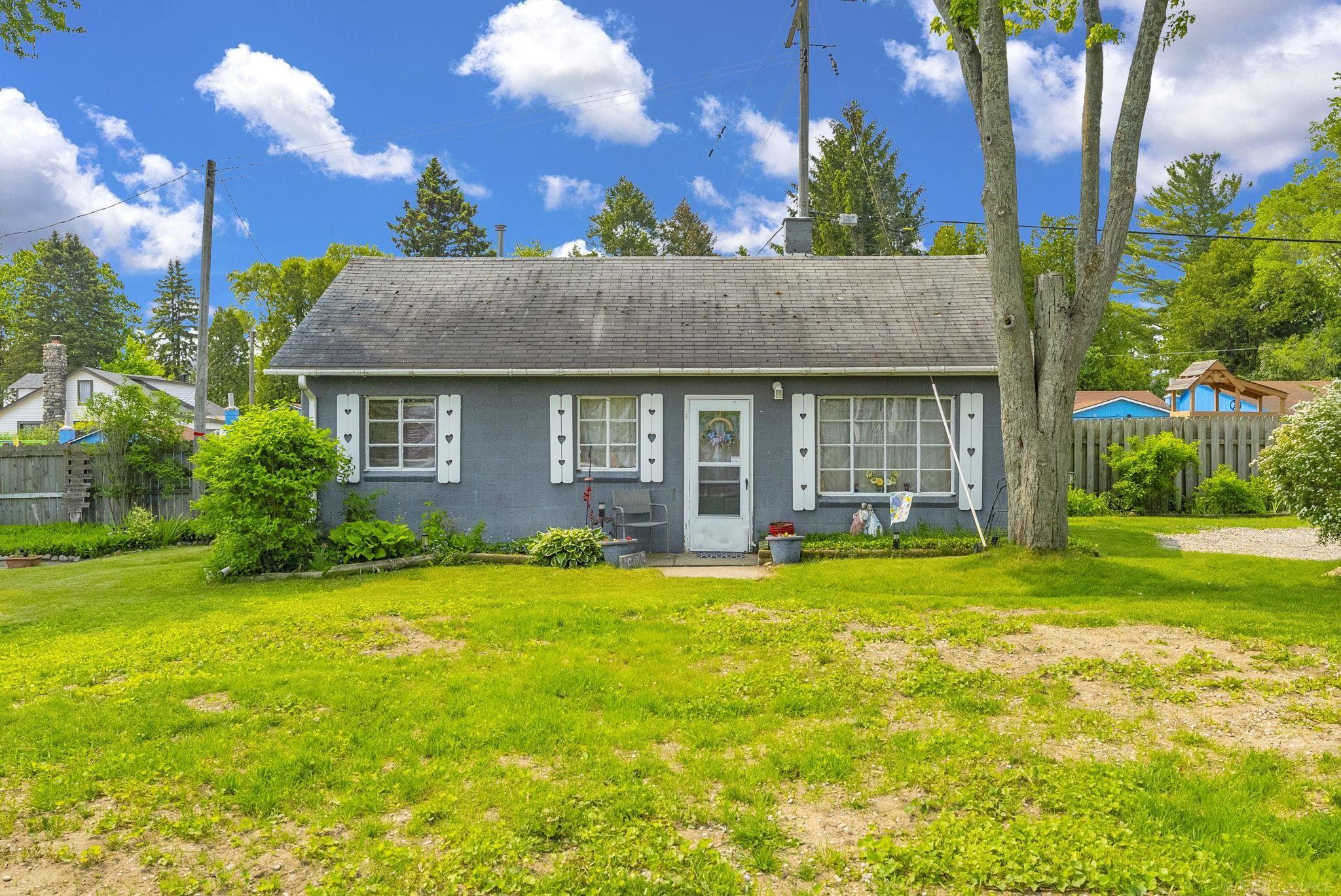 8941-8943 Lakeshore Road Lexington, MI 48450 - Photo 3 of 75