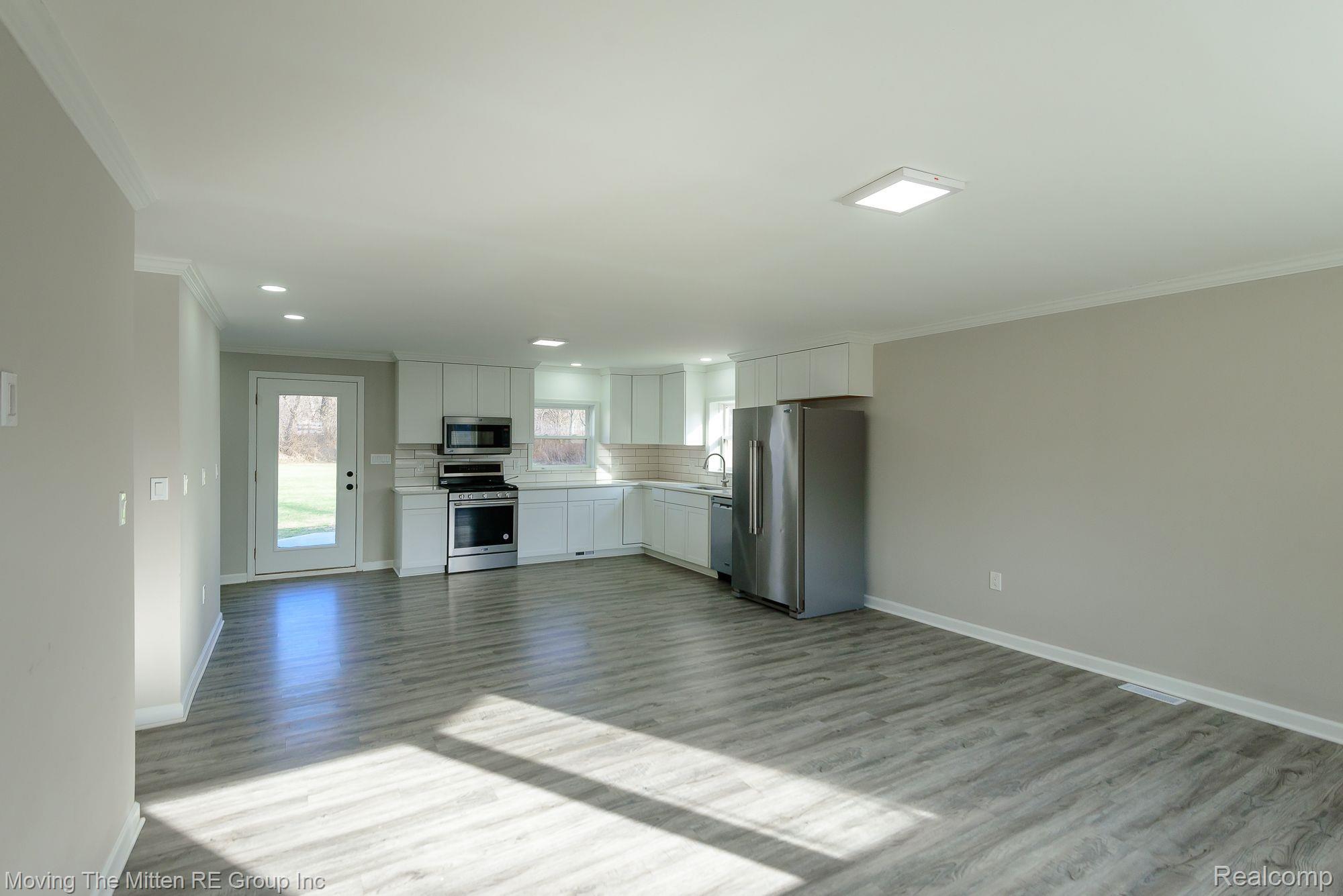 46090 Wear Road Belleville, MI 48111 - Photo 7 of 38