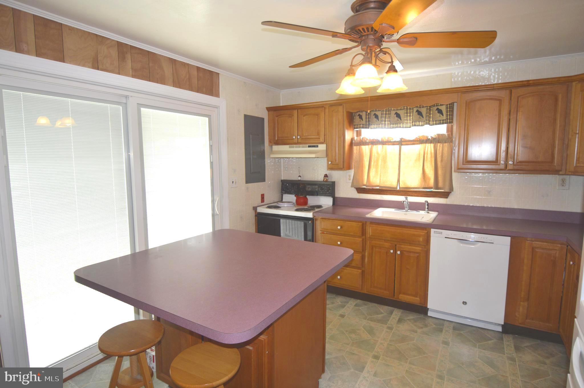 7515 Old Battle Grove Road Baltimore, MD 21222 - Photo 7 of 28 Kitchen