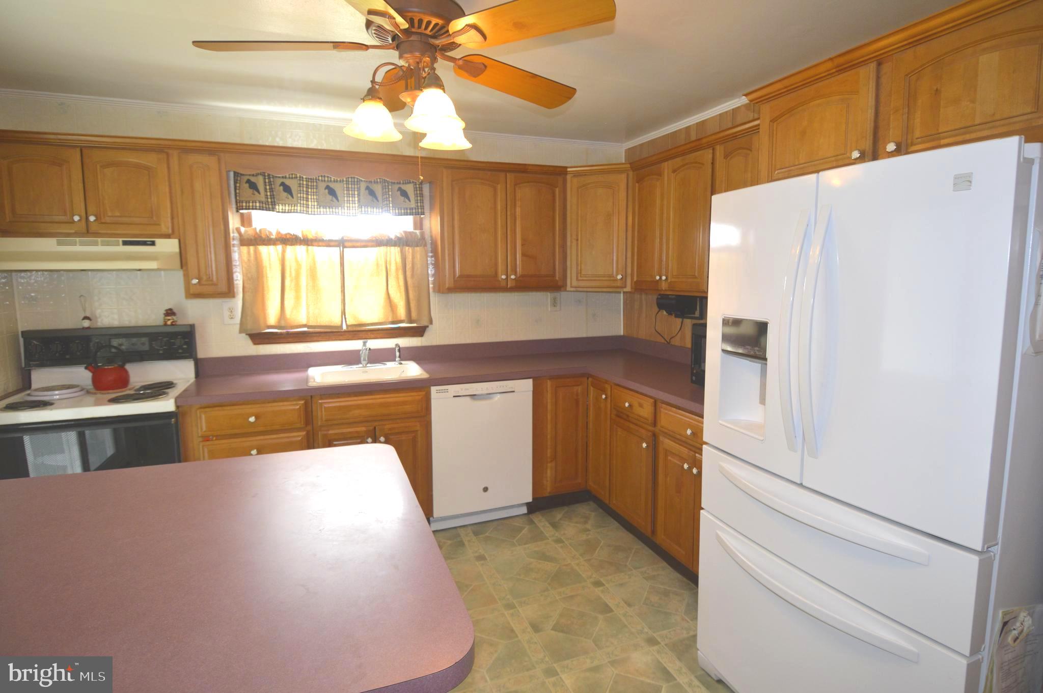 7515 Old Battle Grove Road Baltimore, MD 21222 - Photo 8 of 28 Kitchen