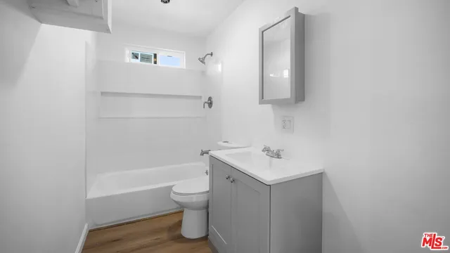 $1,150,000 | 820 West 76th Street, Los Angeles, CA 90044