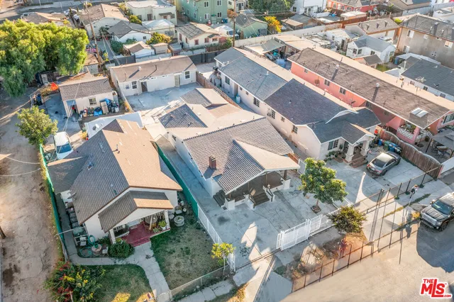 $1,150,000 | 820 West 76th Street, Los Angeles, CA 90044