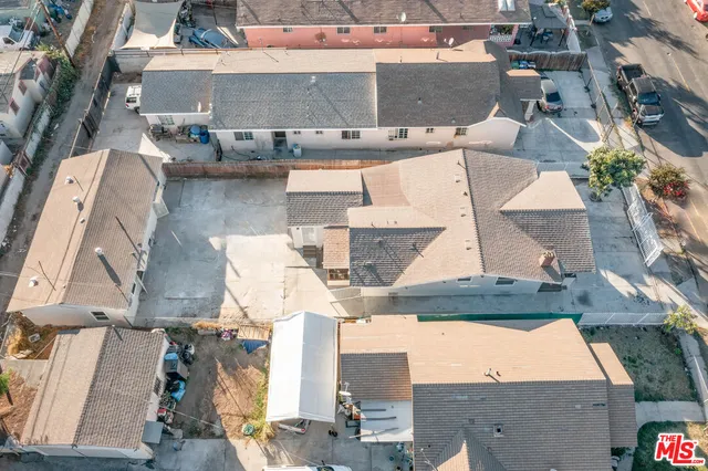 $1,150,000 | 820 West 76th Street, Los Angeles, CA 90044