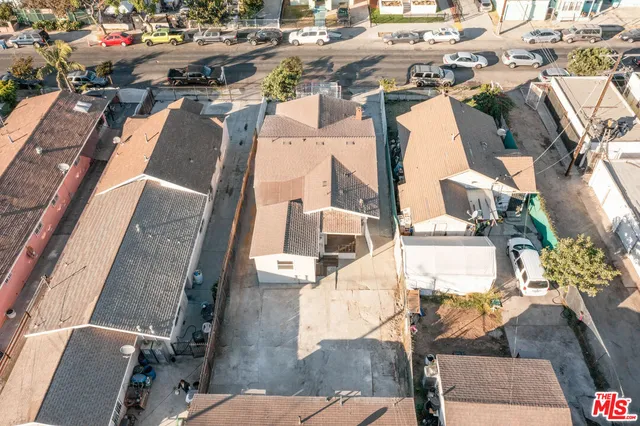 $1,150,000 | 820 West 76th Street, Los Angeles, CA 90044