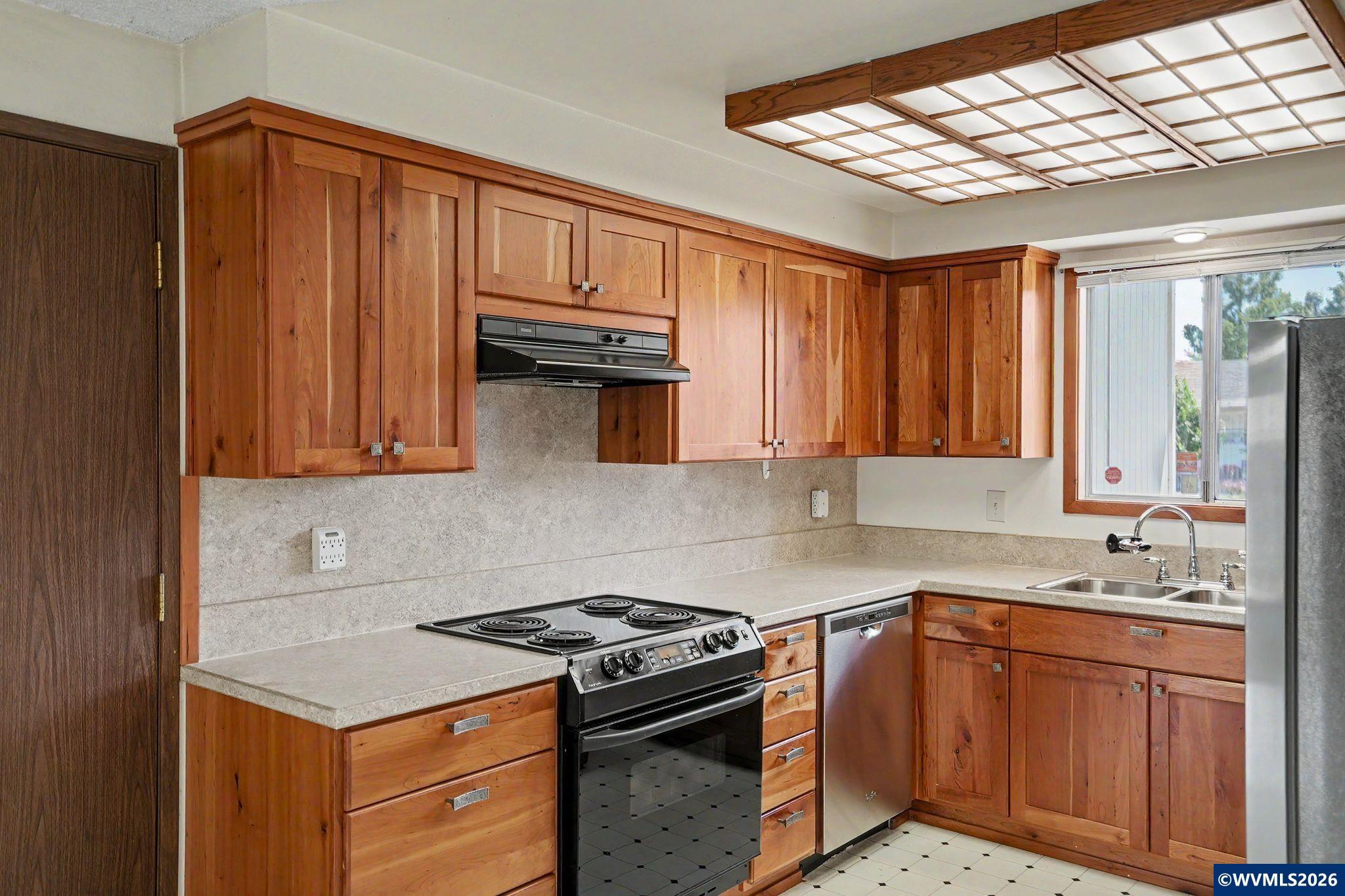 4755 Countess Court Northeast Salem, OR 97301 - Photo 9 of 34