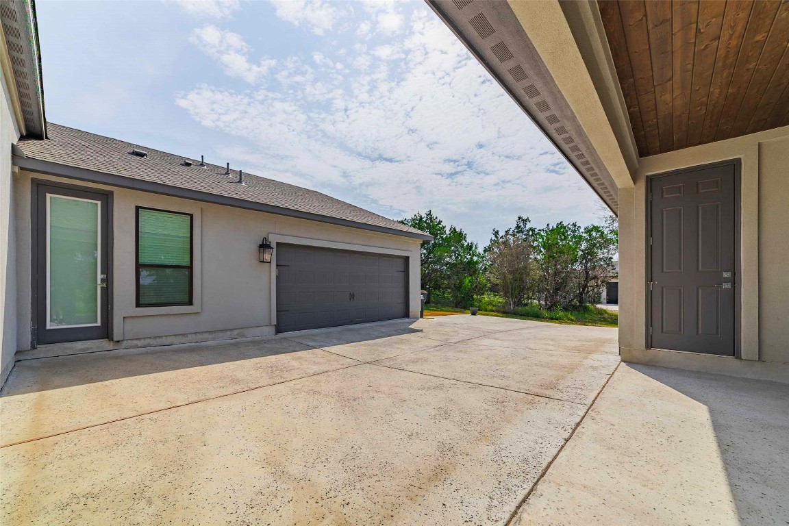 104 Lazy Oak Place Spicewood, TX 78669 - Photo 13 of 40 Two garages