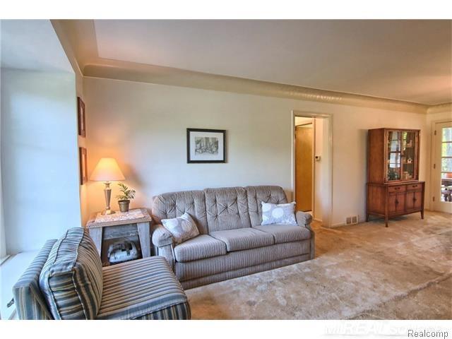 1769 West Avon Road Rochester Hills, MI 48309 - Photo 4 of 26