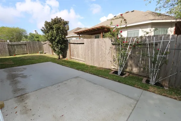 $2,395 | 11031 Anilu Drive, Richmond, TX 77406