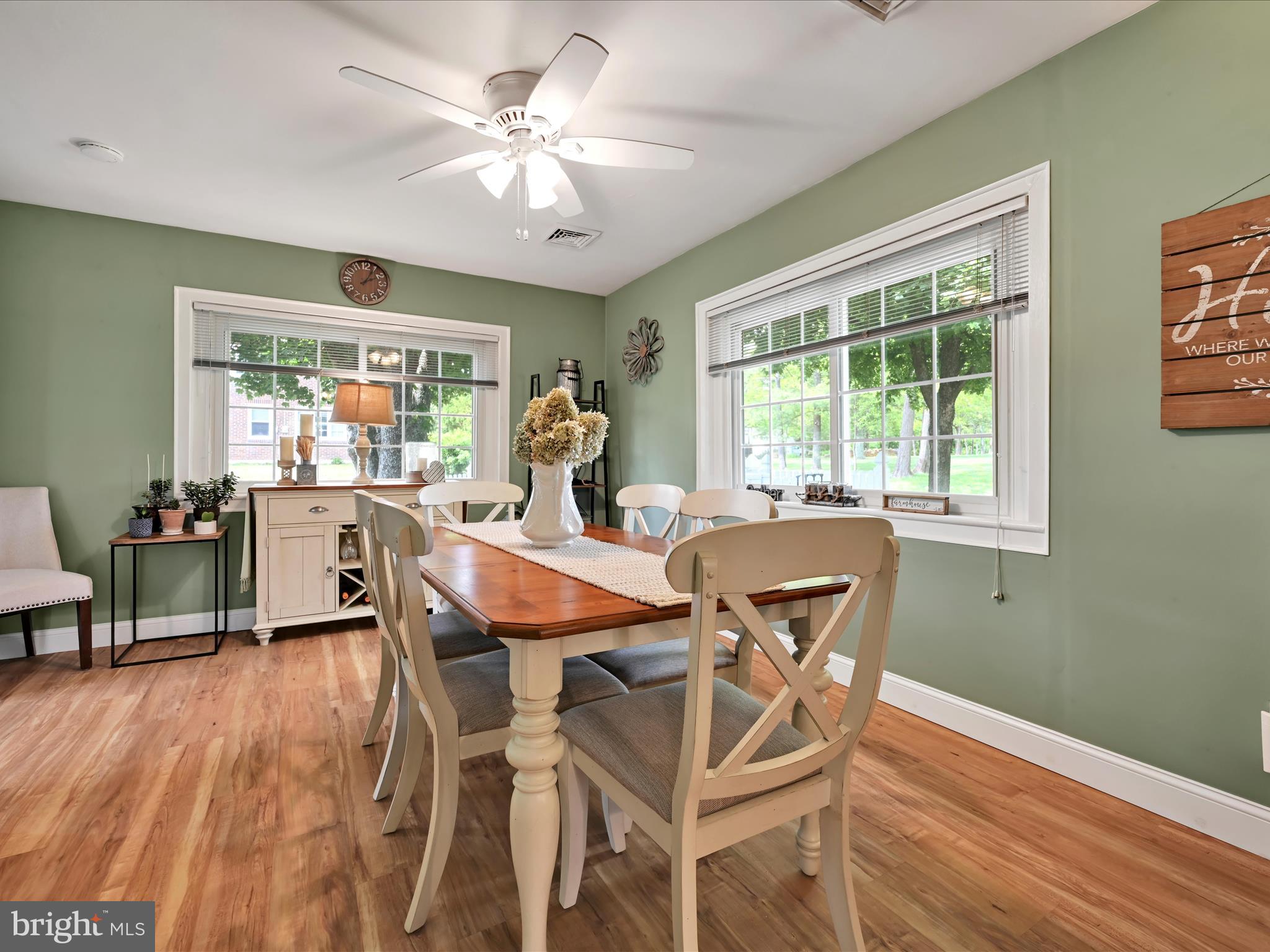 128 Niantic Road Barto, PA 19504 - Photo 17 of 38 Dining Room