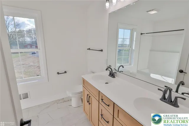 $675,000 | 936 Emerald Valley Lane, Bangor, PA 18013