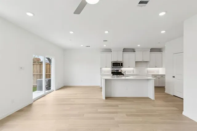 $364,990 | 3737 Pierce Lane, Grand Prairie, TX 75052