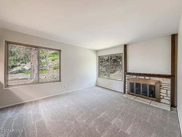 $499,900 | 224 Oak Leaf Drive, Unit 105, Thousand Oaks, CA 91360