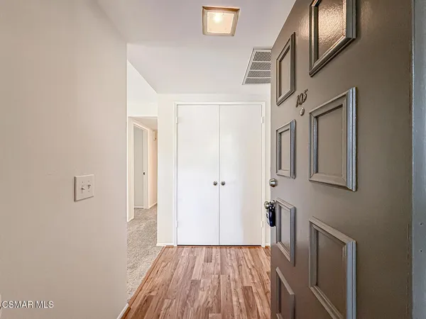 $499,900 | 224 Oak Leaf Drive, Unit 105, Thousand Oaks, CA 91360
