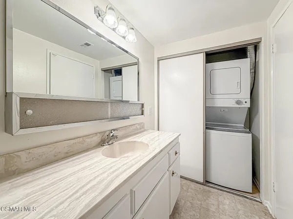 $499,900 | 224 Oak Leaf Drive, Unit 105, Thousand Oaks, CA 91360