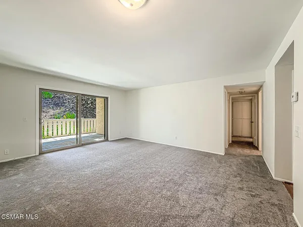 $499,900 | 224 Oak Leaf Drive, Unit 105, Thousand Oaks, CA 91360