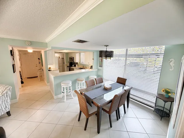 $2,500 | 3492 Northeast Causeway Boulevard, Unit 101, Jensen Beach, FL 34957