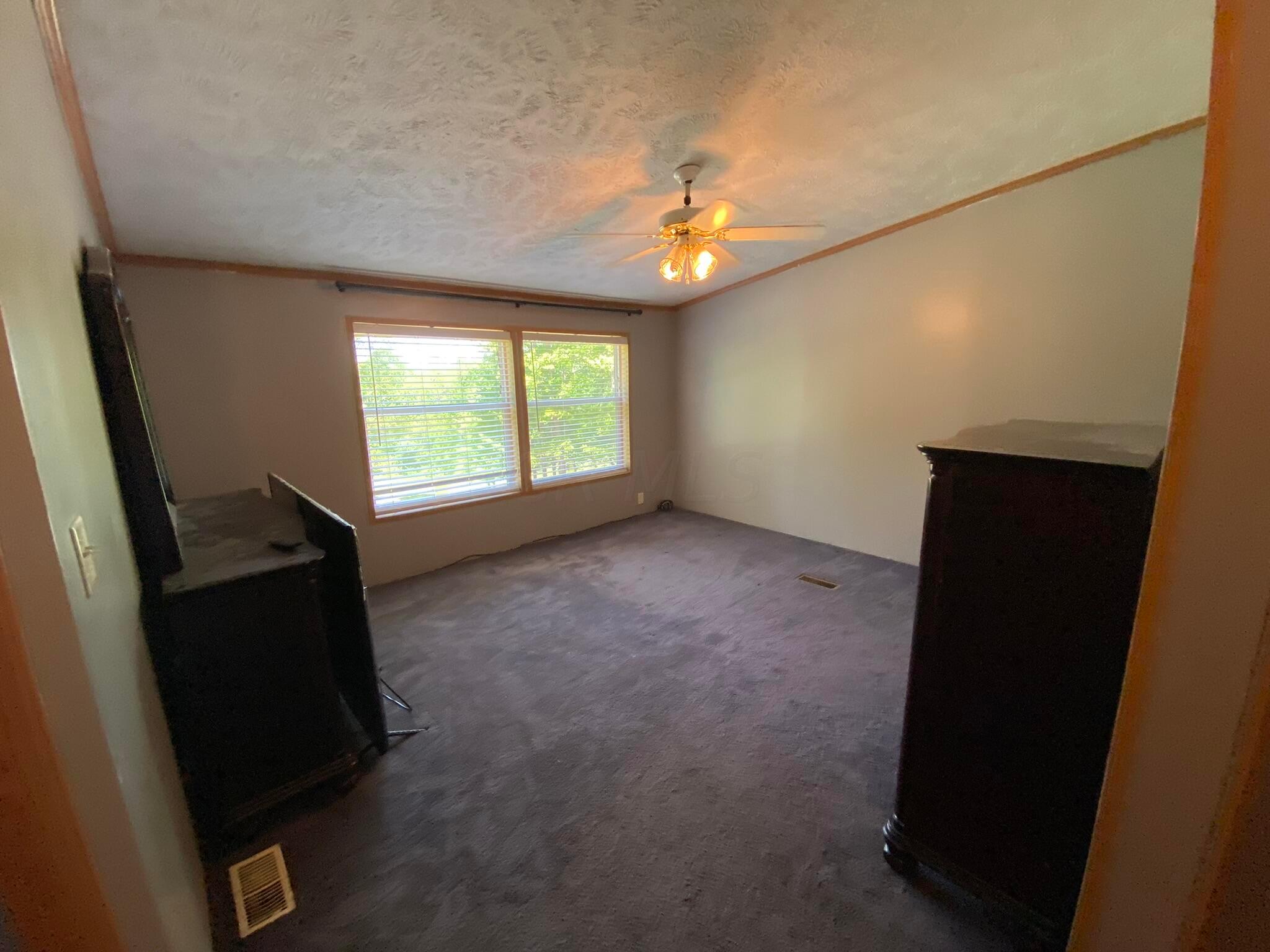 3239 Gratiot Road Southeast Heath, OH 43056 - Photo 15 of 46 IMG_0979