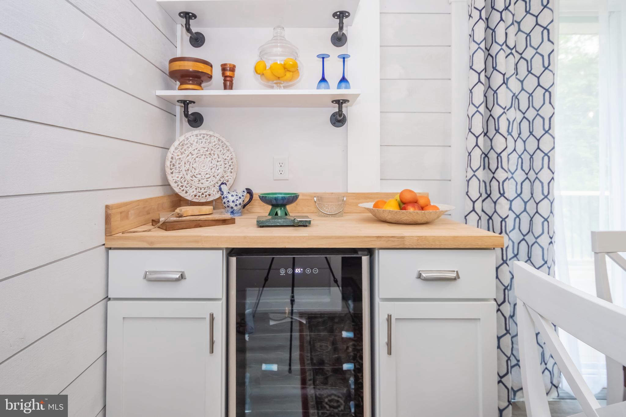 4211 Chestnut Ridge Road Grantsville, MD 21536 - Photo 16 of 43 a utility room with dryer and washer