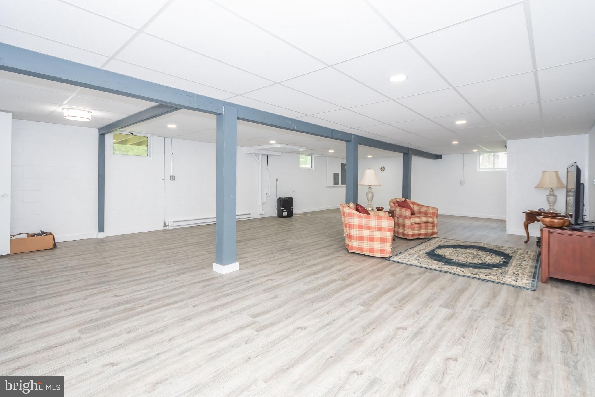 4211 Chestnut Ridge Road Grantsville, MD 21536 - Photo 40 of 43 a living room with furniture
