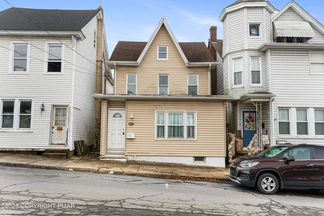 $135,000 | 312 West Ridge Street, Lansford, PA 18232